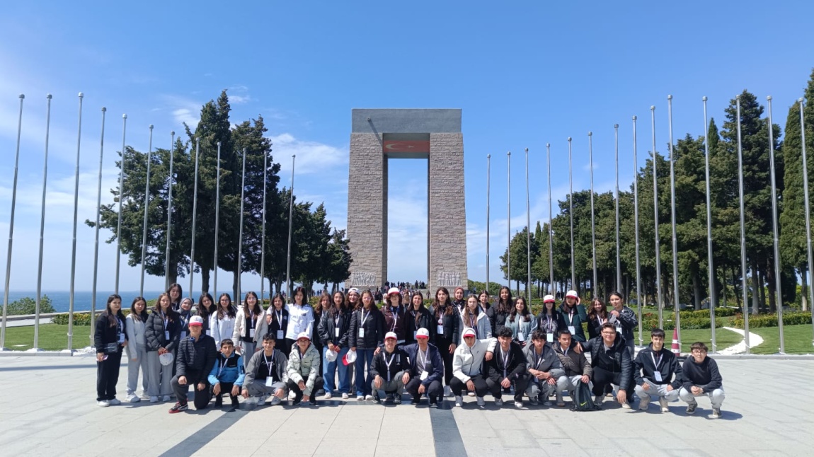 110. Yılda 110 Bin Gençle Bir Destandır Çanakkale Programı Kapsamında Öğrencilerimiz Şehitlikleri Ziyaret Etti